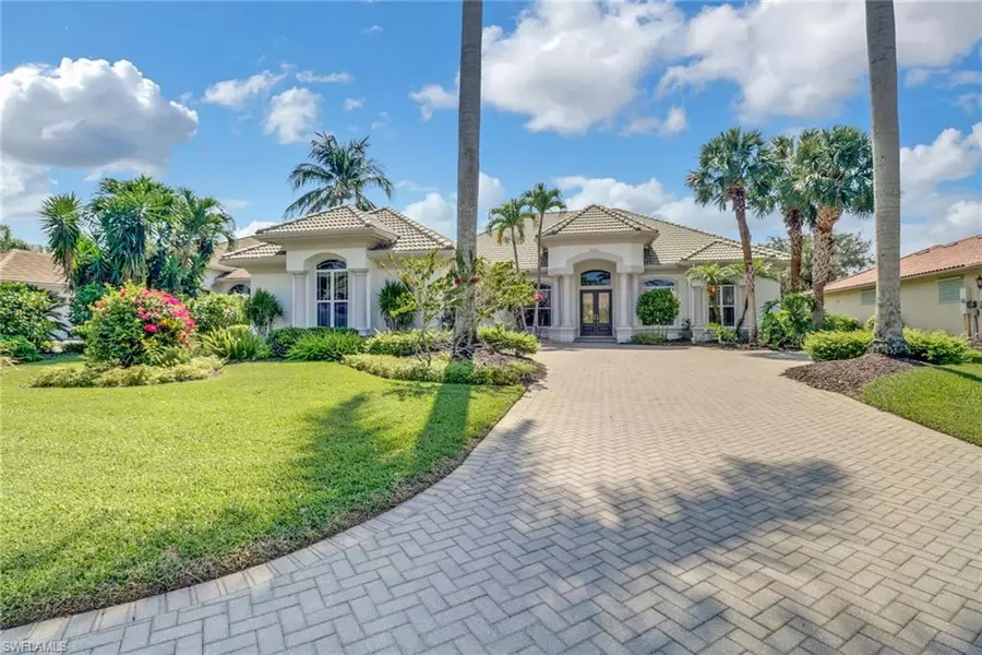 2738 Olde Cypress DR, Naples, FL 34119