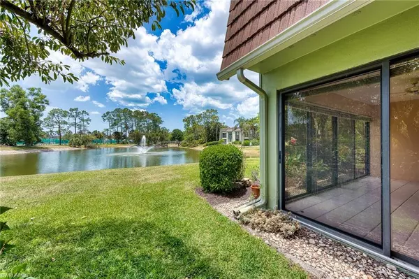 Naples, FL 34105,415 Meadowlark LN #415