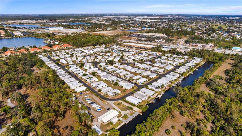 Fort Myers, FL 33908,95 Coach Light DR