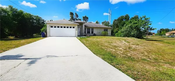 750 Arpage CT, Fort Myers, FL 33913