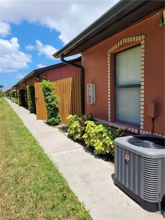 Cape Coral, FL 33914,804 SW 47th TER #202