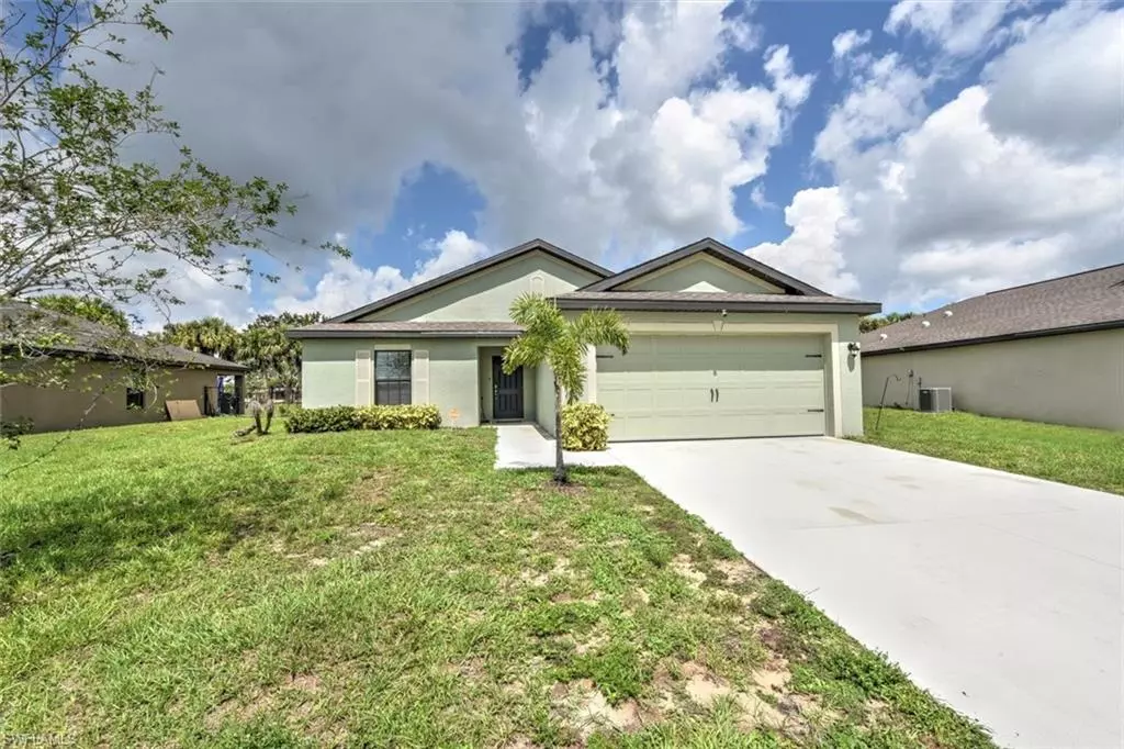 Lehigh Acres, FL 33974,471 Shadow Lakes DR