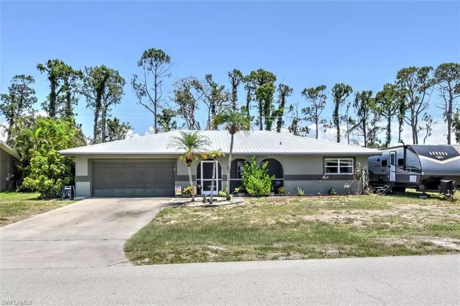 8848 Fordham ST, Fort Myers, FL 33907