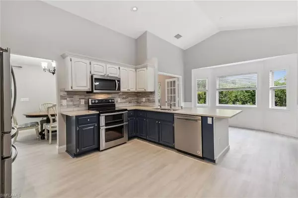 Naples, FL 34104,2554 Outrigger LN