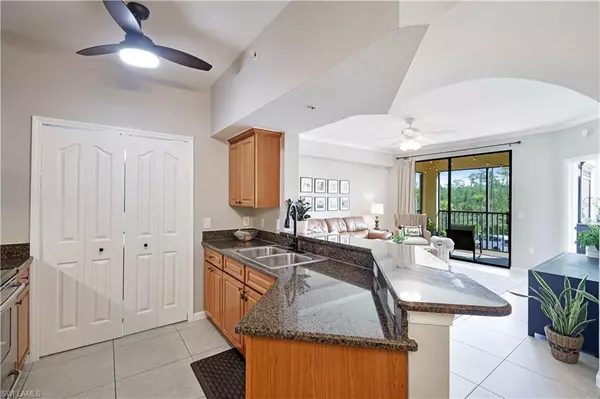 Naples, FL 34105,12950 Positano CIR #207