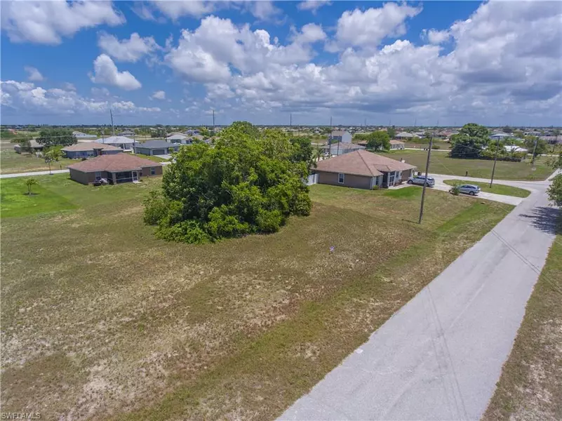 1007 NW 22nd TER, Cape Coral, FL 33993