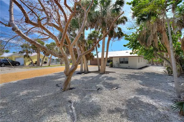 Sanibel, FL 33957,3841 Coquina DR