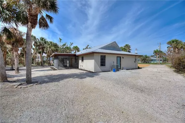 Sanibel, FL 33957,3841 Coquina DR