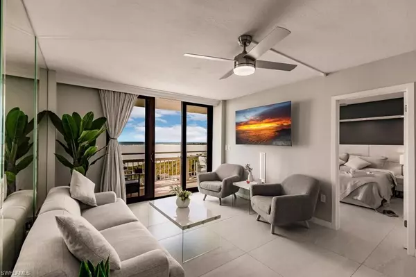 Marco Island, FL 34145,180 Seaview CT #303