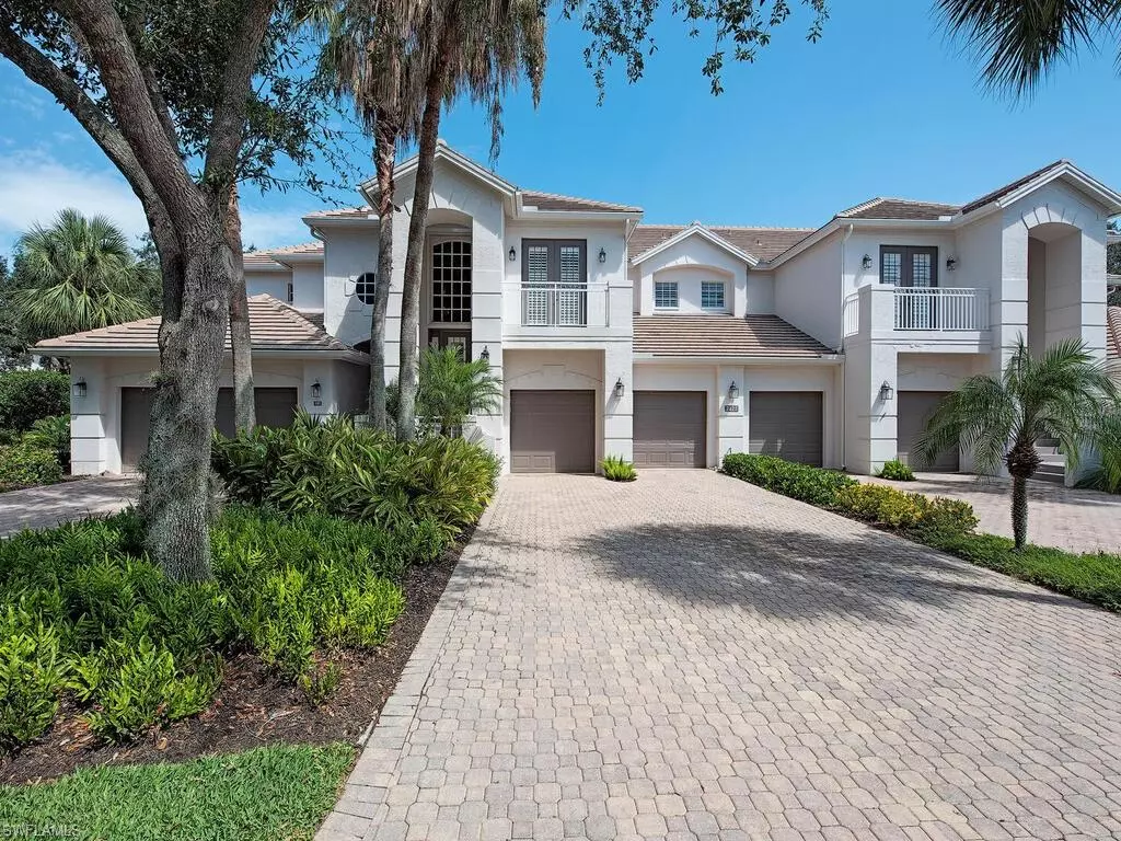 Naples, FL 34109,2425 Mont Claire CT #201