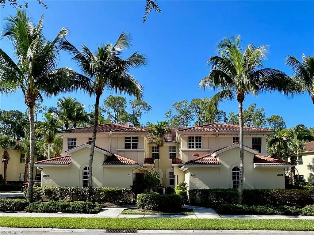 Naples, FL 34119,2001 Tarpon Bay DR N #202