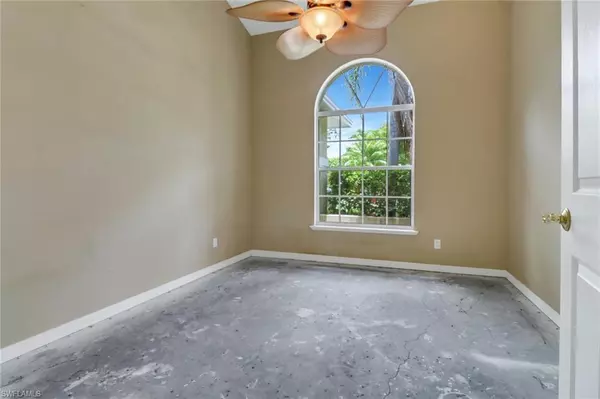 Naples, FL 34110,481 Raven WAY