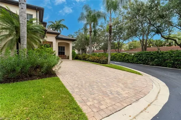 Naples, FL 34119,6135 Montelena CIR #3104