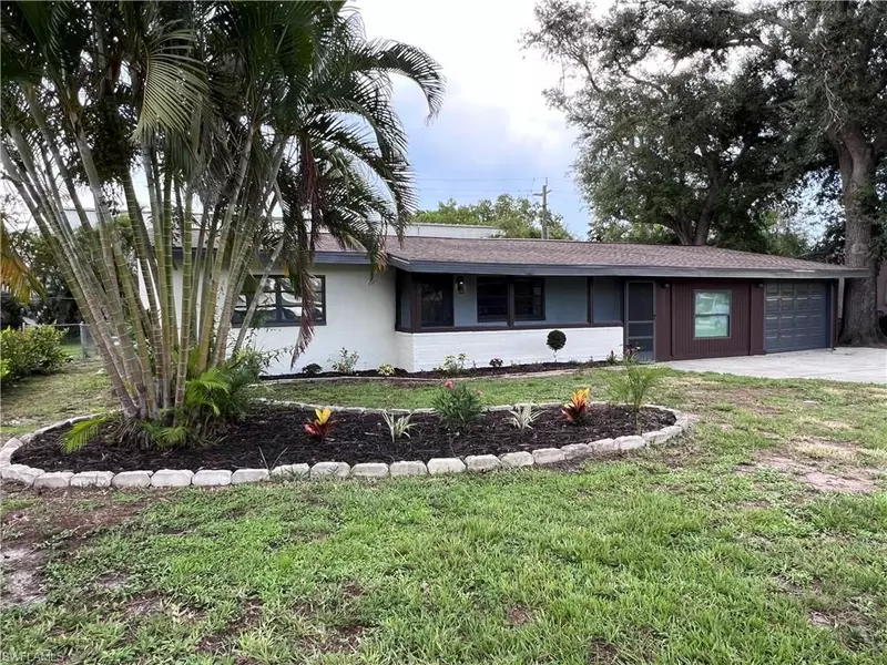 1423 Davis DR, Fort Myers, FL 33919