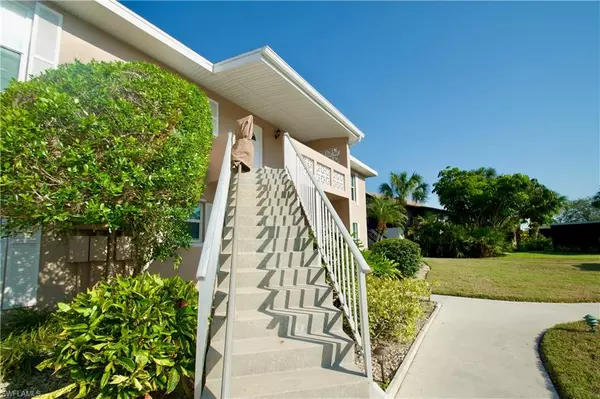 Naples, FL 34110,221 Cypress WAY E #208