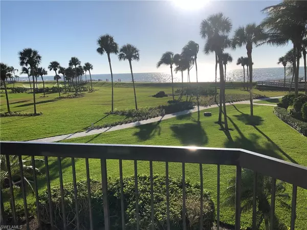 Naples, FL 34103,4551 Gulf Shore BLVD N #203