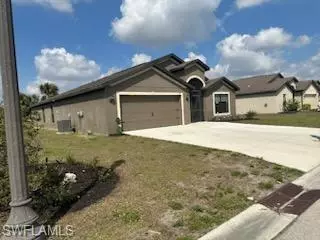 Lehigh Acres, FL 33974,427 Shadow Lakes DR