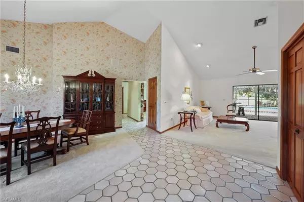 Naples, FL 34105,2328 Pine Woods CIR