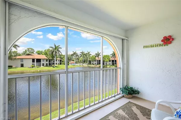 360 Charlemagne BLVD #D205,  Naples,  FL 34112