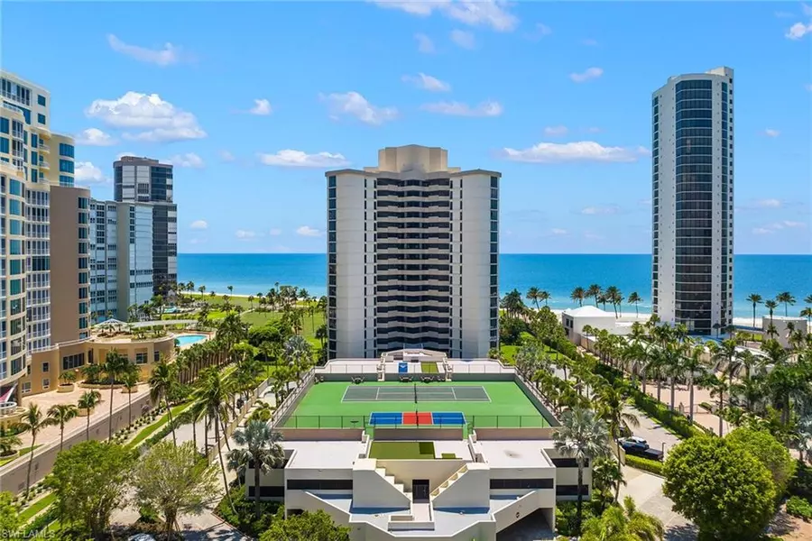 4551 Gulf Shore BLVD N #1004, Naples, FL 34103