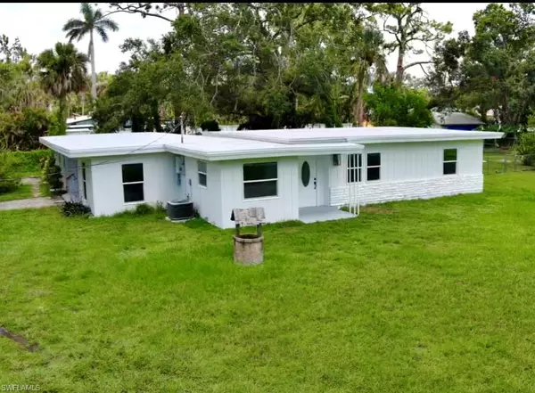 1486 Piney RD, North Fort Myers, FL 33903