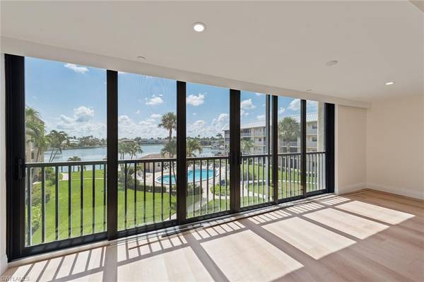 3000 Gulf Shore BLVD N #307, Naples, FL 34103