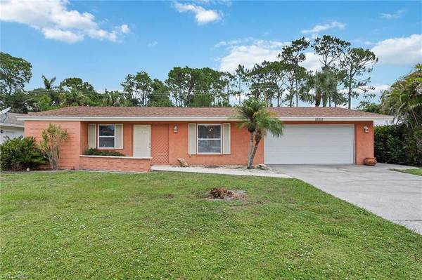 4385 Robin AVE, Naples, FL 34104