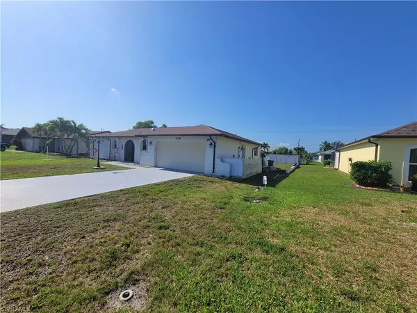 Cape Coral, FL 33904,228 SE 31st ST