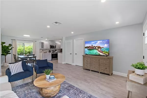 Naples, FL 34108,797 95th AVE N