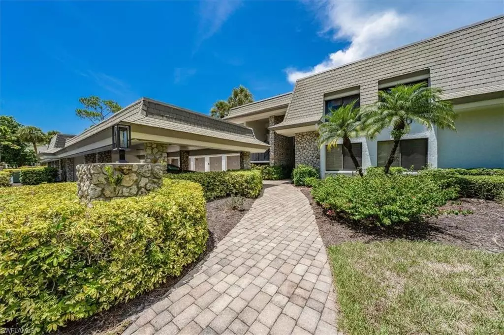 Naples, FL 34105,525 Wildwood LN