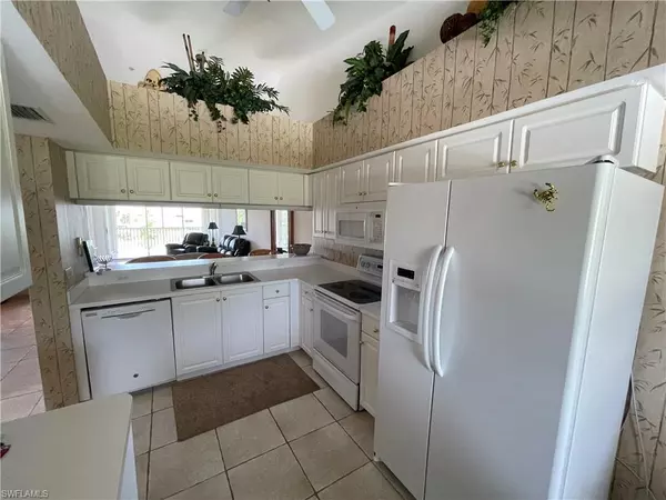 Estero, FL 33928,20151 Ian CT #307