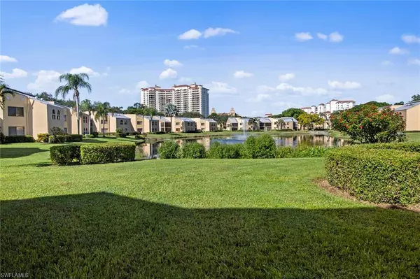 Naples, FL 34108,565 Beachwalk CIR #T-102