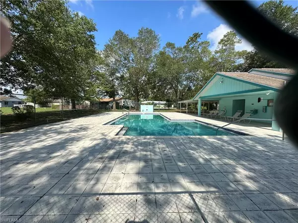 Lehigh Acres, FL 33936,10742 Lemontree CT