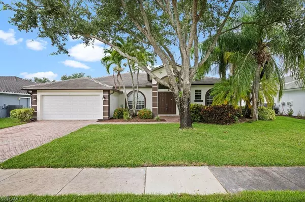 657 Grand Rapids BLVD, Naples, FL 34120