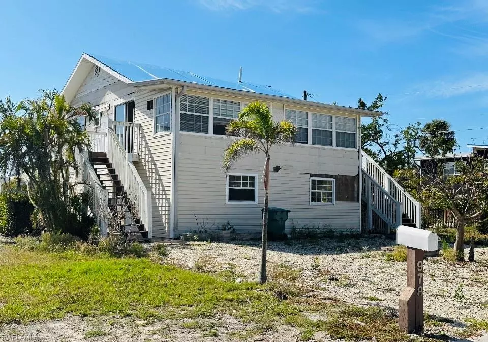 Fort Myers Beach, FL 33931,976 San Carlos CT