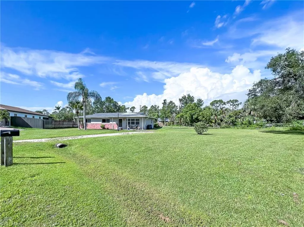 North Fort Myers, FL 33917,2117 Gardenia CIR W