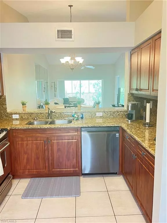 Naples, FL 34109,3225 CYPRESS GLEN WAY #212