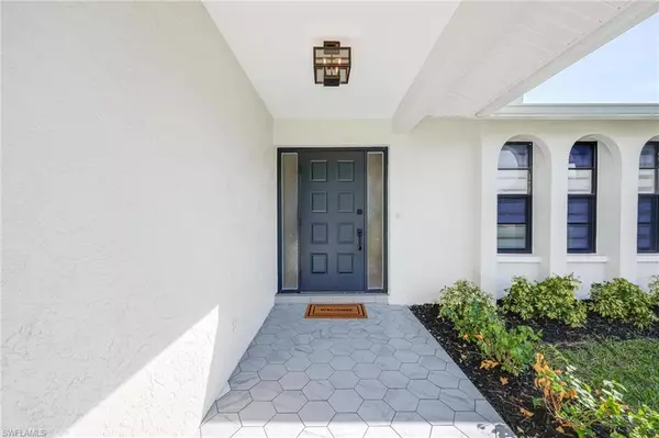 Naples, FL 34110,121 Fairway CIR