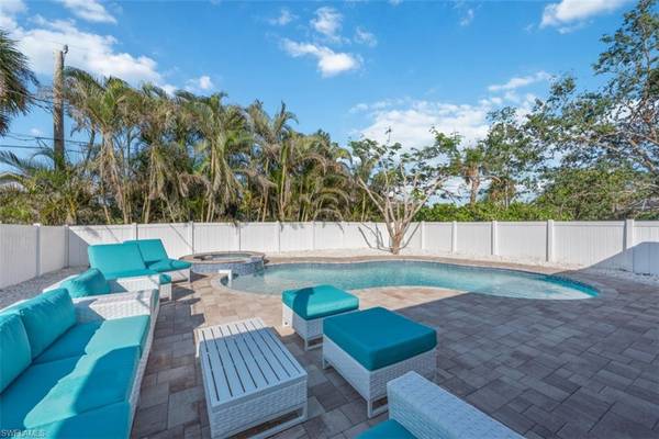 575 97th AVE N, Naples, FL 34108