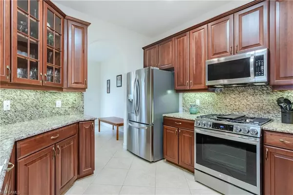 Naples, FL 34119,1693 Tarpon Bay DR S #40