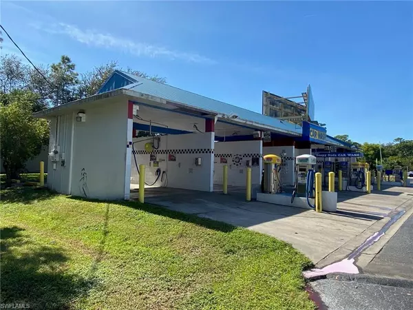 North Fort Myers, FL 33903,1788 N Tamiami TRL