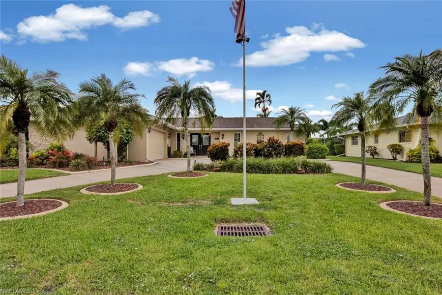 724 SE 44th ST, Cape Coral, FL 33904