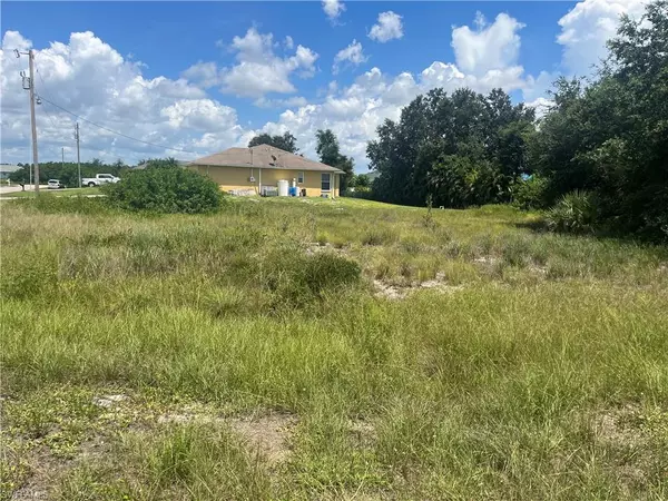 100 Pako PL, Lehigh Acres, FL 33974