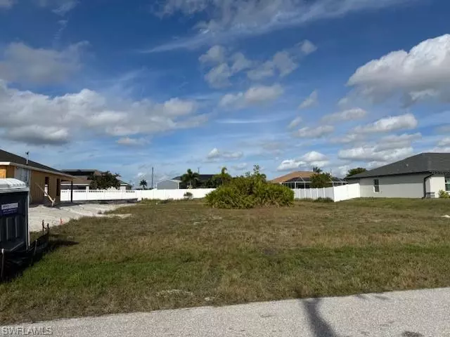 Cape Coral, FL 33993,323 NW 19th ST