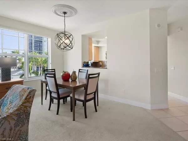 Naples, FL 34110,420 Cove Tower DR #404