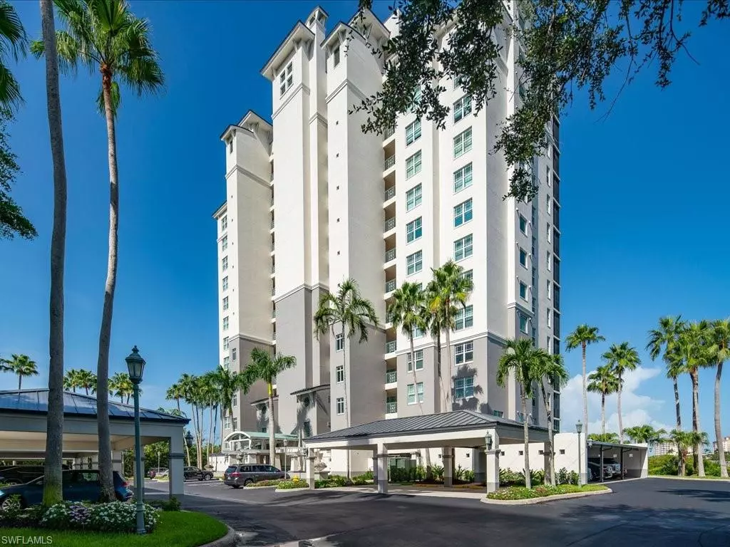 Naples, FL 34110,420 Cove Tower DR #404