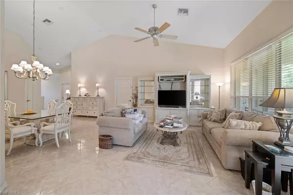 8525 Danbury BLVD #204, Naples, FL 34120