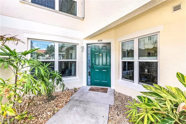 Naples, FL 34110,5440 Worthington LN #102