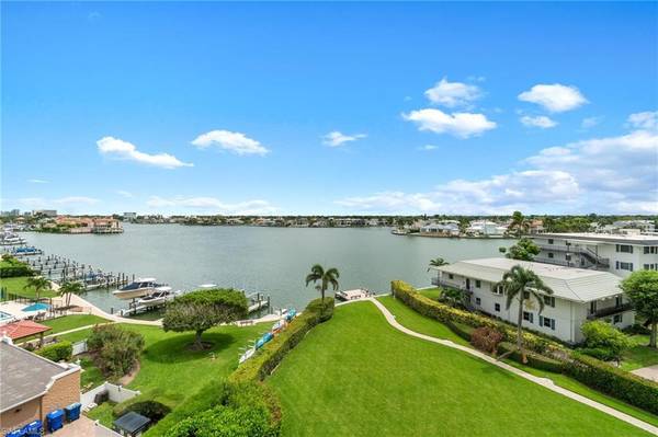 3420 Gulf Shore BLVD N #61, Naples, FL 34103