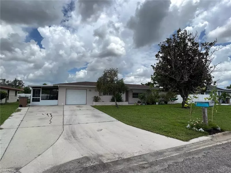 219 Burnside ST, Lehigh Acres, FL 33936